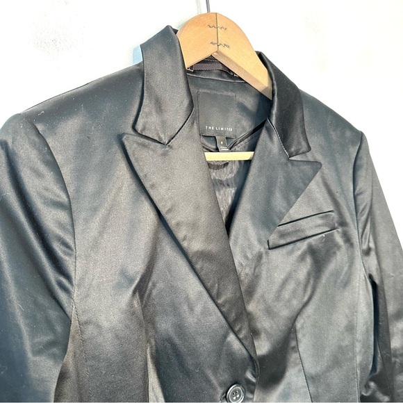 The Limited Black Satin 2 Button Fitted Blazer Size 8 - Picture 2 of 5